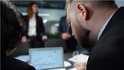 Prop Firm vs Broker - What’s the Difference and Which Should You Choose